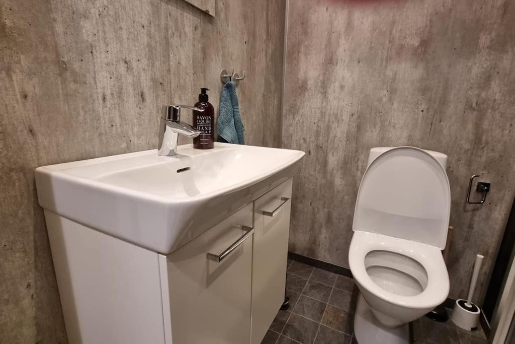 Quiet And Comfy With Swimming Pool Apartment Onsala Ngoại thất bức ảnh